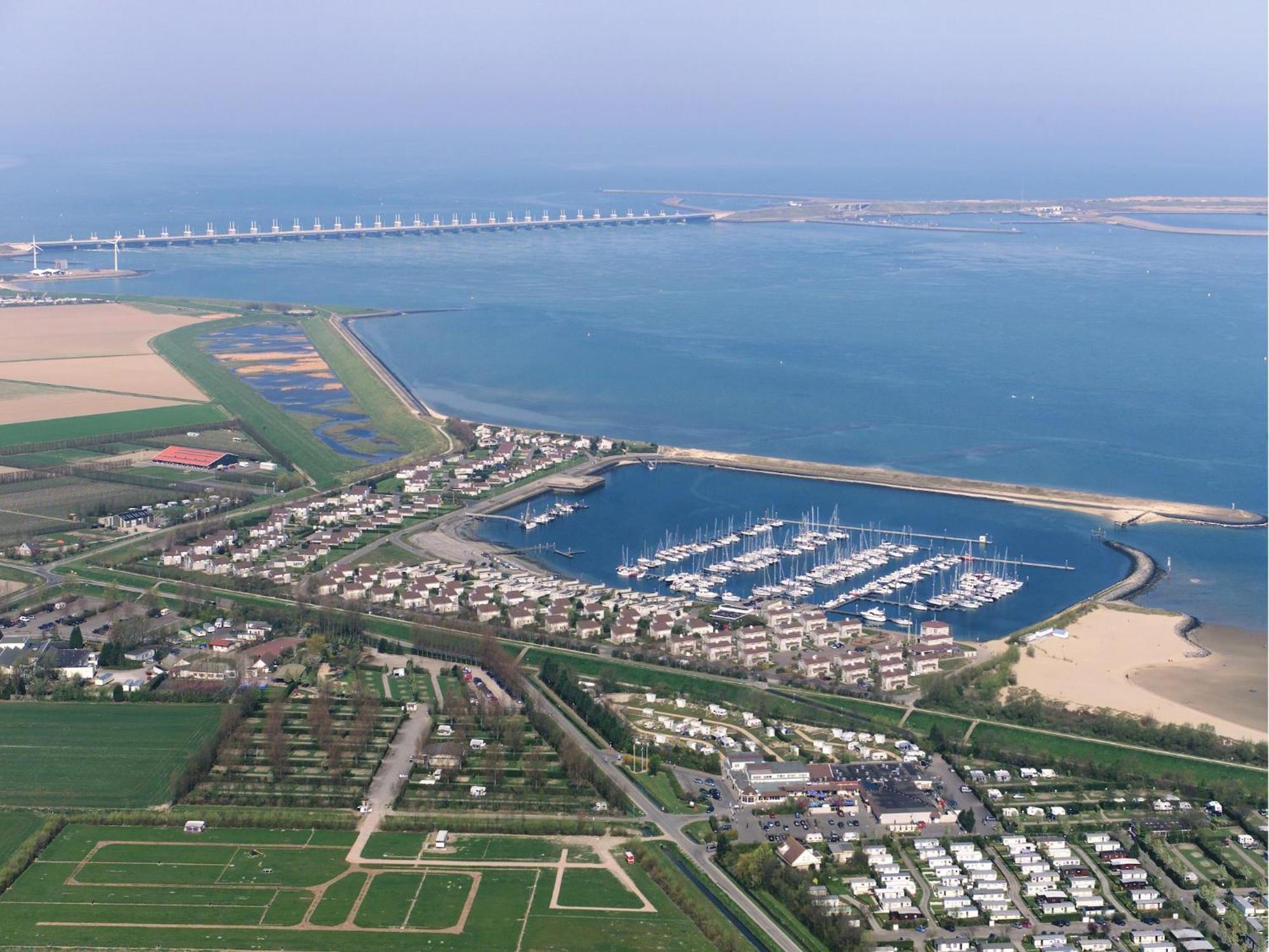 Vakantiehuis Restyled 2 Bathroom Holidayhome, Sea Within Walking Distance Kamperland