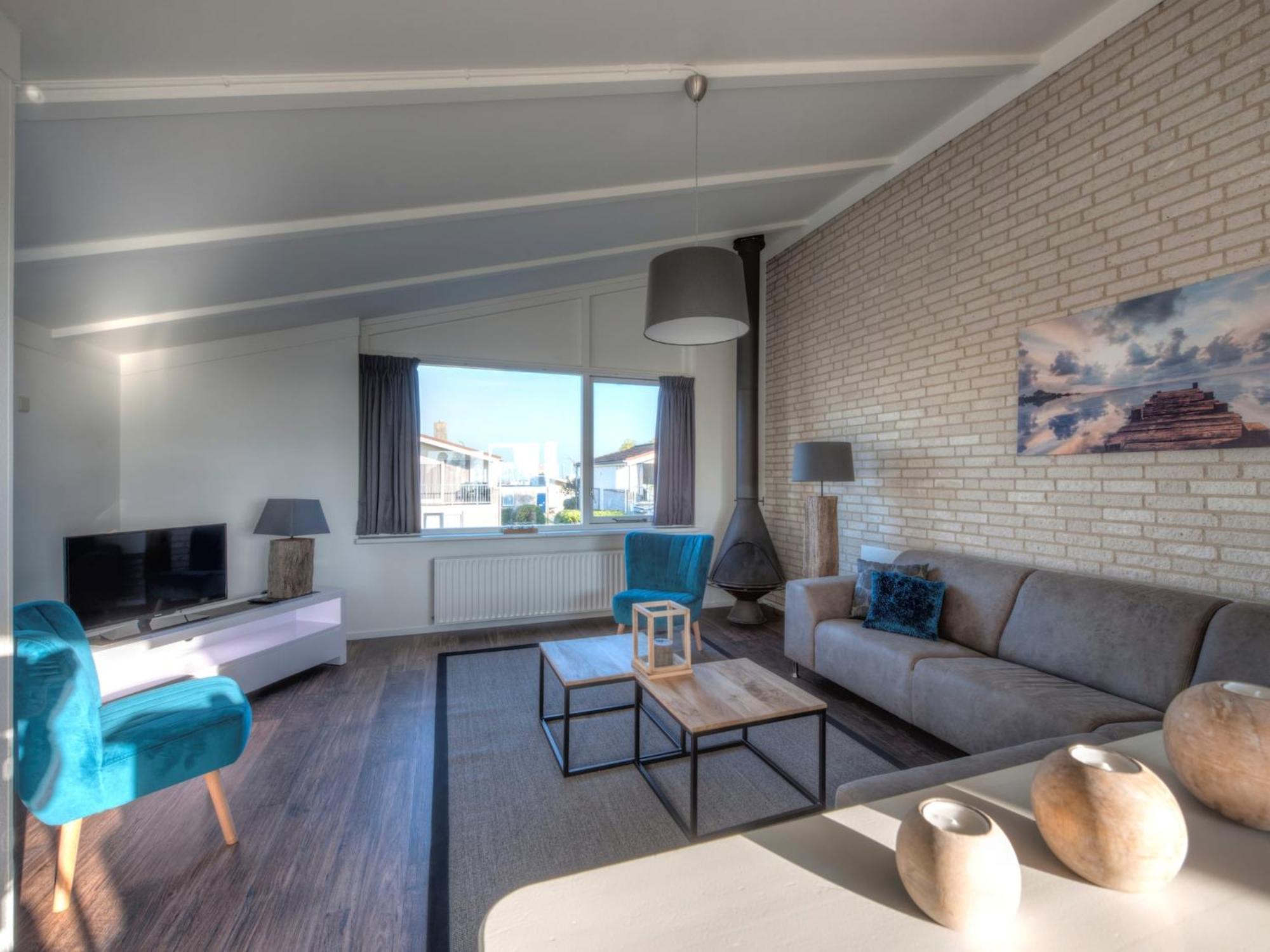 Restyled 2 Bathroom Holidayhome, Sea Within Walking Distance